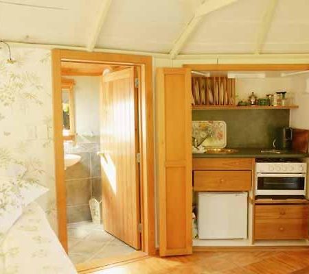 The Summerhouse, Ideal Akaroa Location. Apartment Екстериор снимка